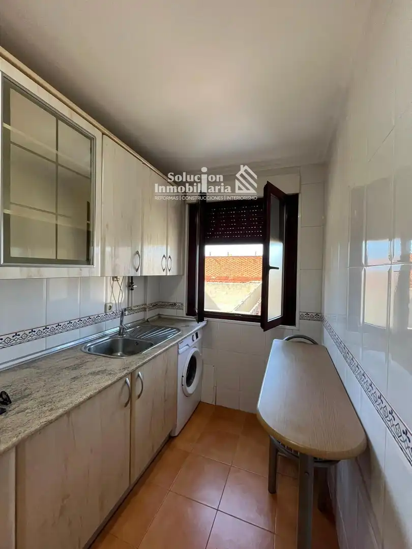 Cocina de Piso en venta en Salamanca con Calefacción, Terraza y Amueblado