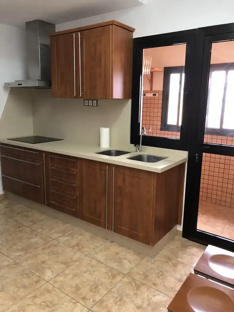 Cuina de Pis de lloguer en Telde amb Parquet i Moblat