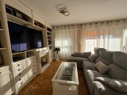 Living room of Flat to rent in  Madrid Capital  with Air Conditioner, Heating and Terrace