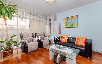 Living room of Flat for sale in L'Hospitalet de Llobregat  with Balcony
