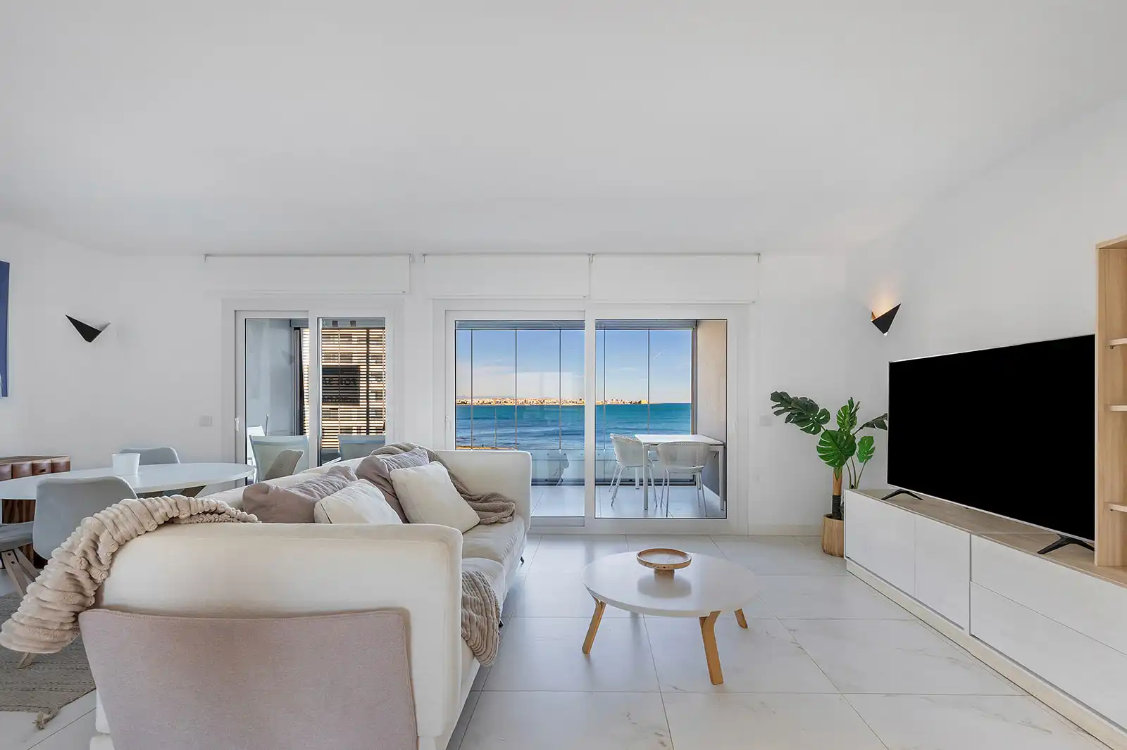 Sala d'estar de Apartament en venda en Torrevieja amb Terrassa, Traster i Moblat