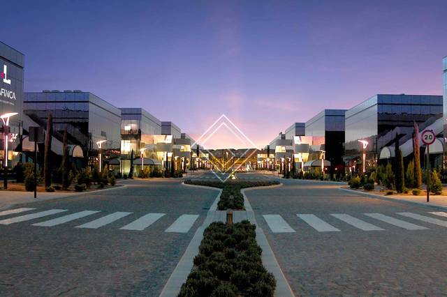 Oficina en Alquiler en Paseo Club Deportivo en La Finca