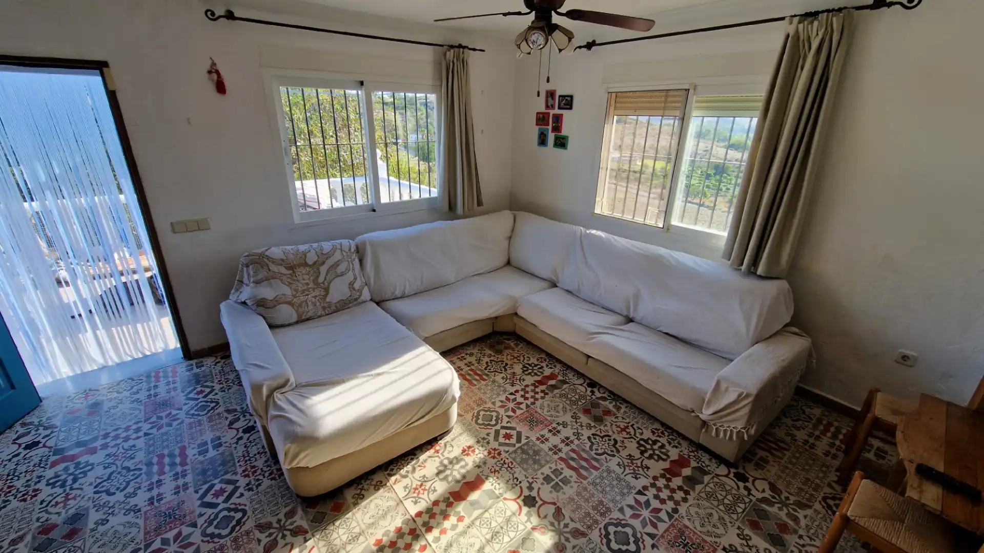 Sala d'estar de Finca rústica en venda en Mijas amb Aire condicionat, Calefacció i Jardí privat