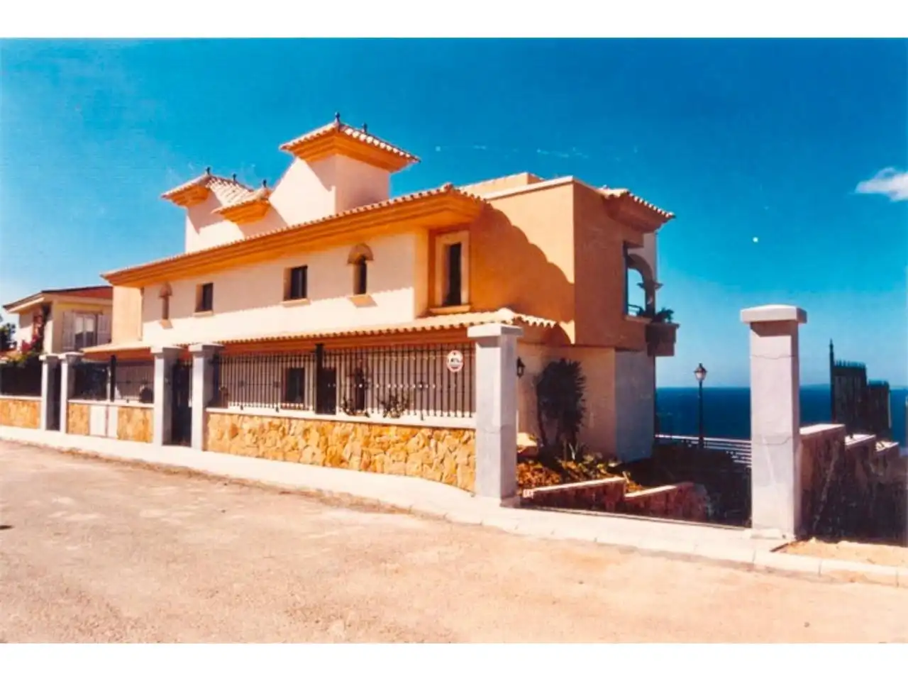 Vista exterior de Casa adosada de lloguer en Llucmajor amb Aire condicionat, Calefacció i Jardí privat