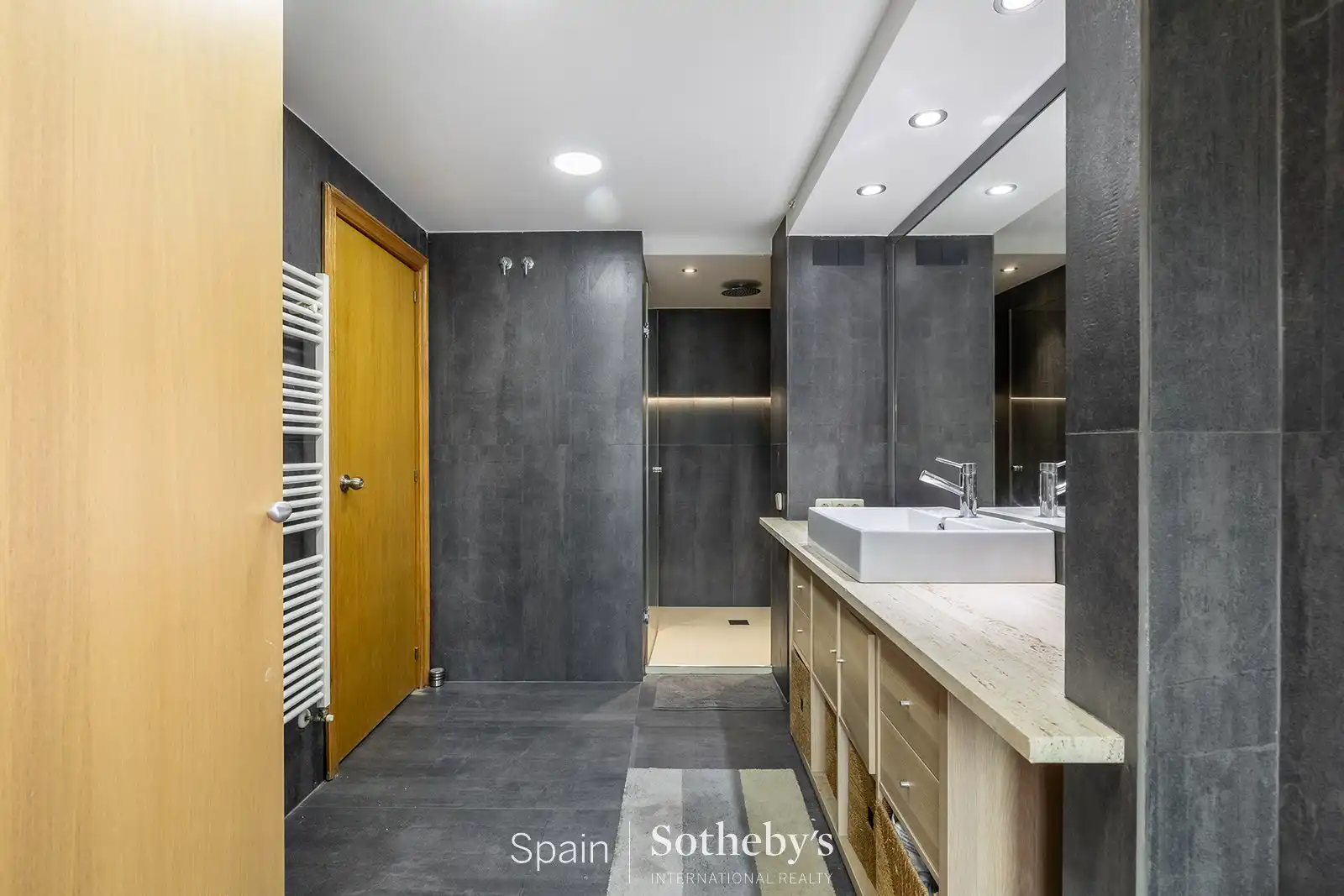 Bany de Àtic en venda en Madrid amb Aire condicionat, Calefacció i Jardí privat
