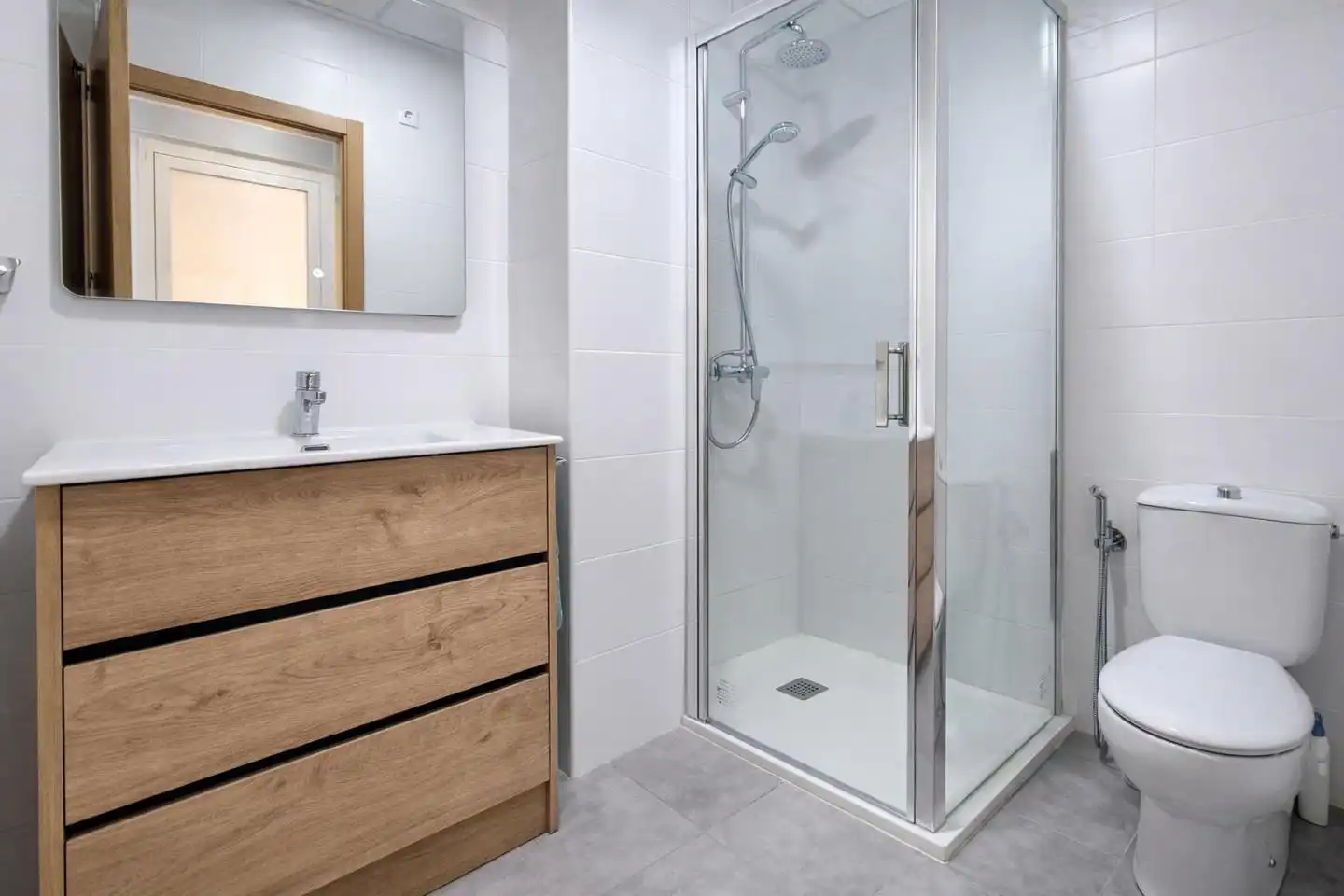 Bathroom of Ground floor for sale in Elche / Elx  with Furnished