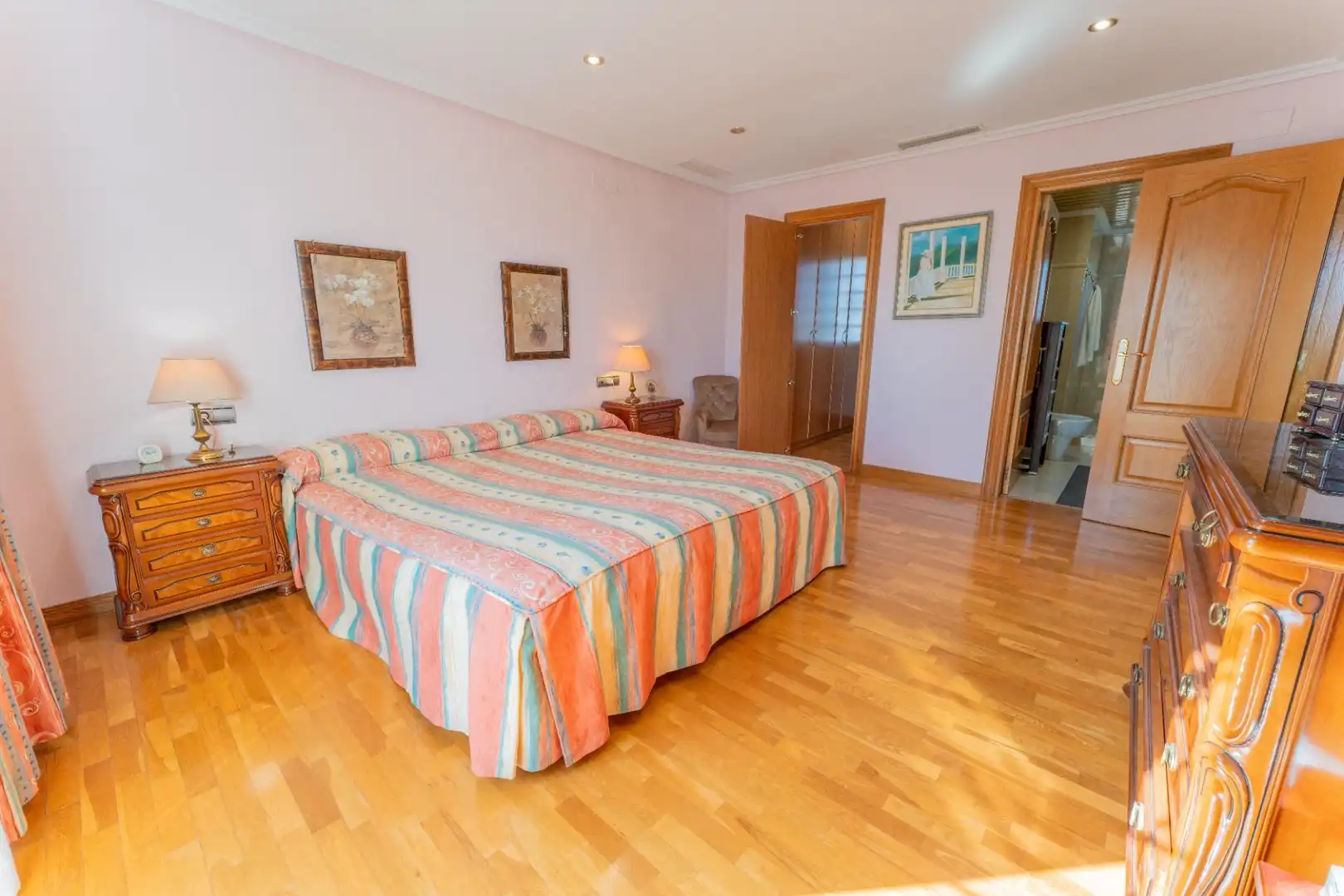 Habitación de Casa o chalet en venta en Elche / Elx con Trastero, Piscina y Balcón