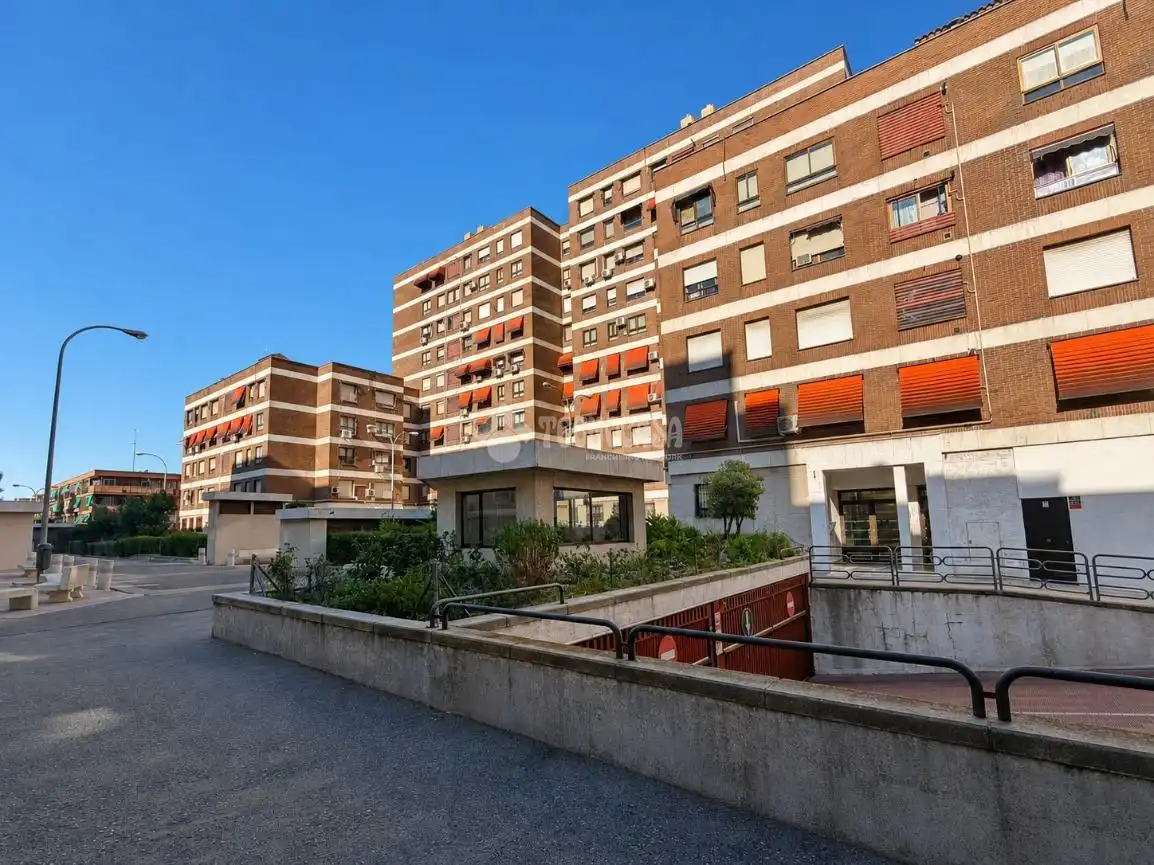 Vista exterior de Pis en venda en Fuenlabrada amb Aire condicionat i Calefacció