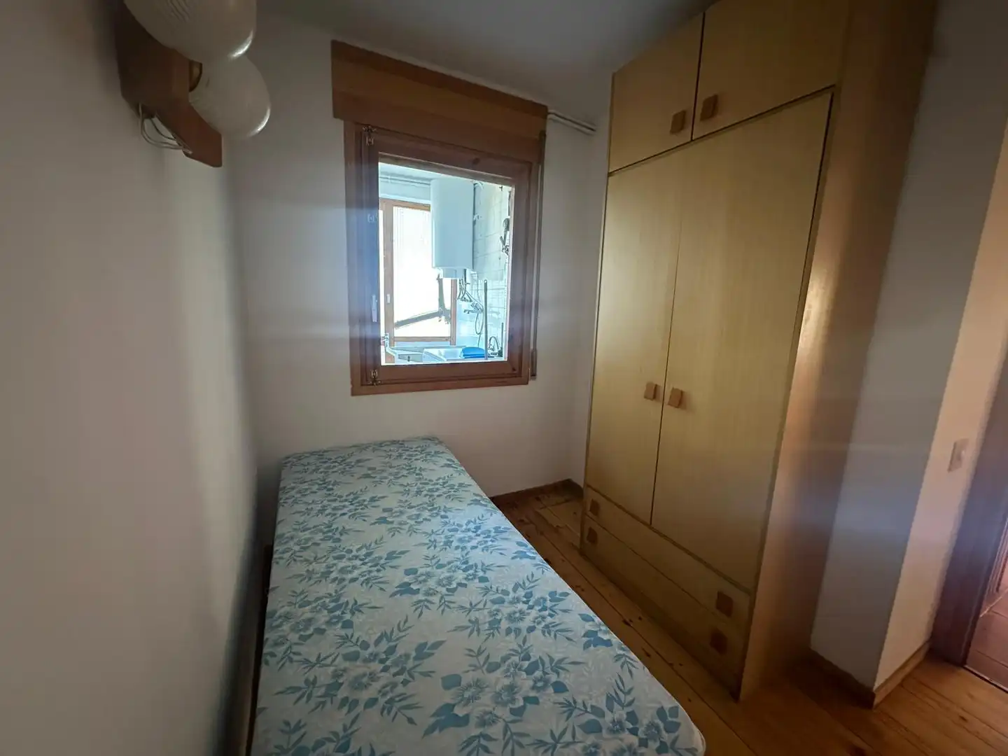 Schlafzimmer von Wohnung zum Verkauf in Sort mit Heizung, Parkett und Möbliert