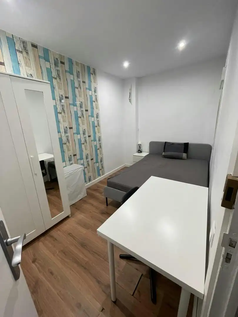Bedroom of Flat for share in Badalona  with Heating and Washing machine