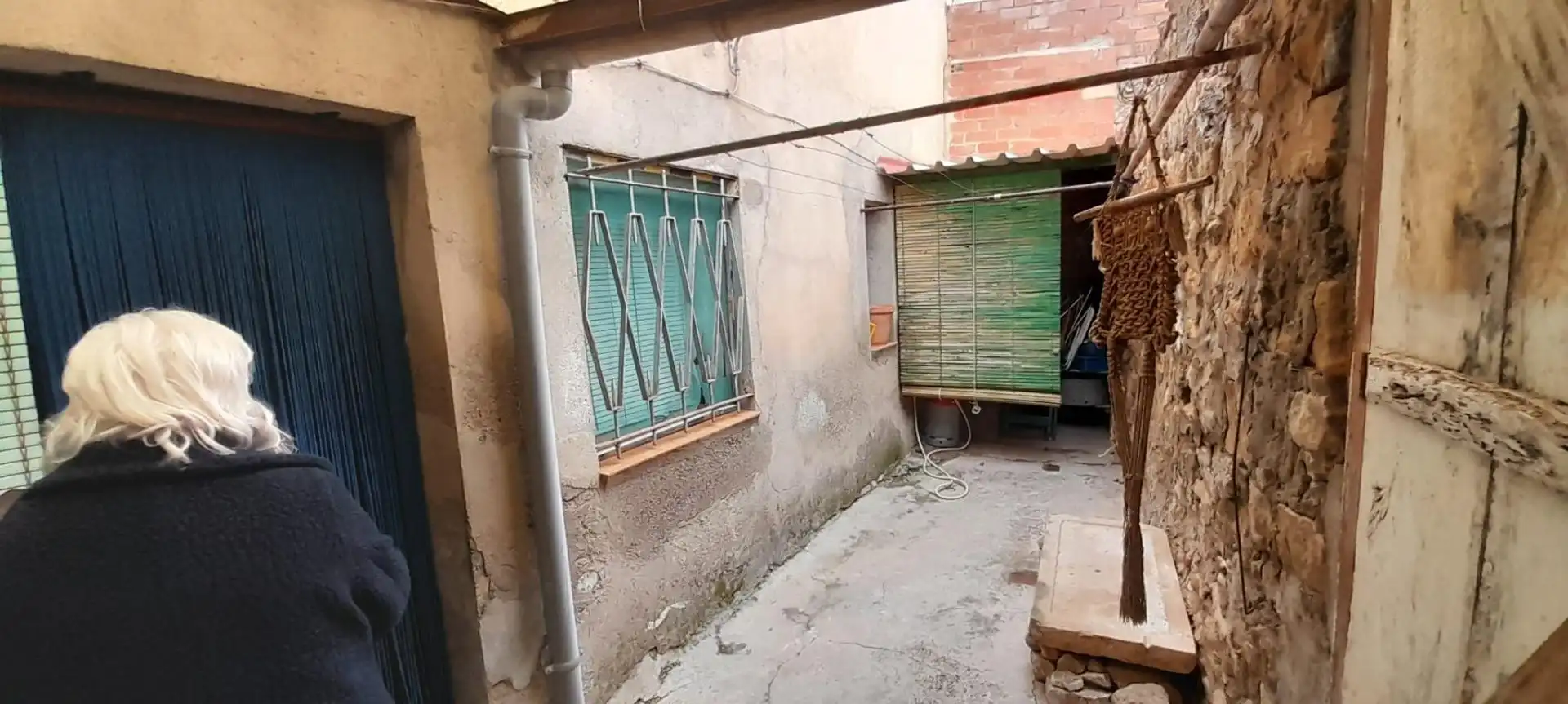 Vista exterior de Casa o xalet en venda en Riba-roja d'Ebre amb Traster, Moblat i Balcó