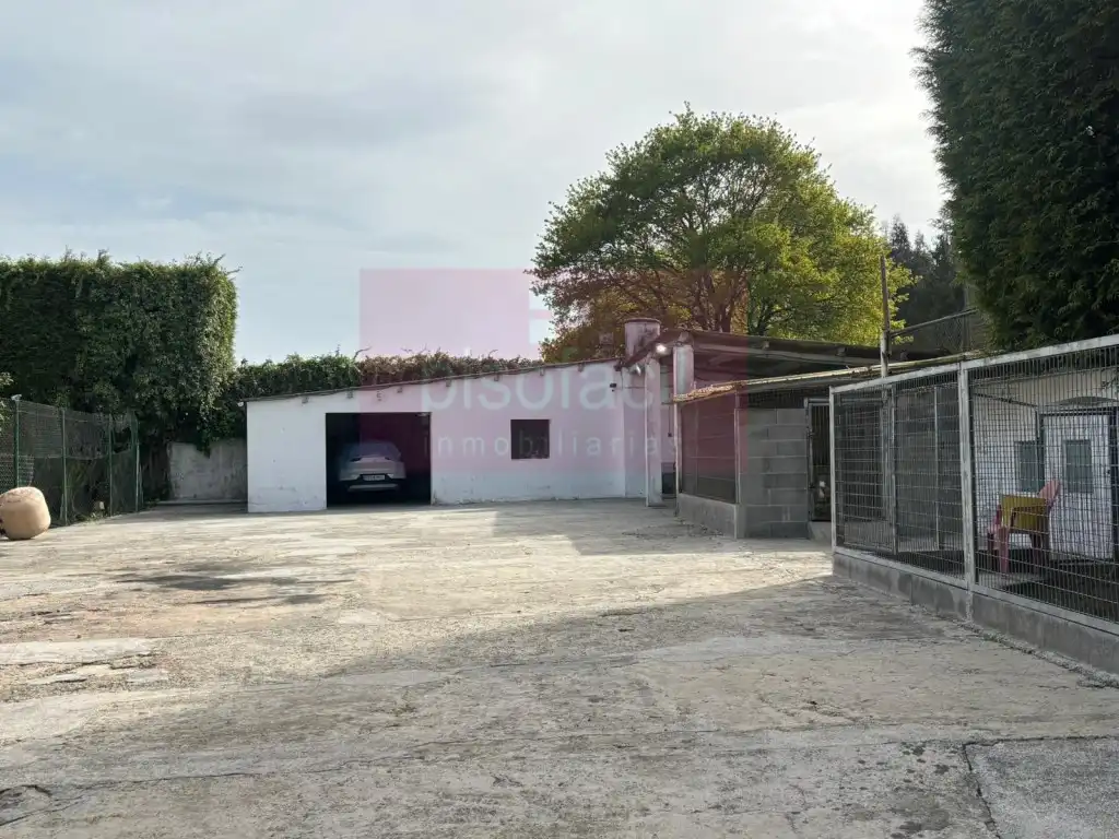 Parking of Houses for sale in Guntín