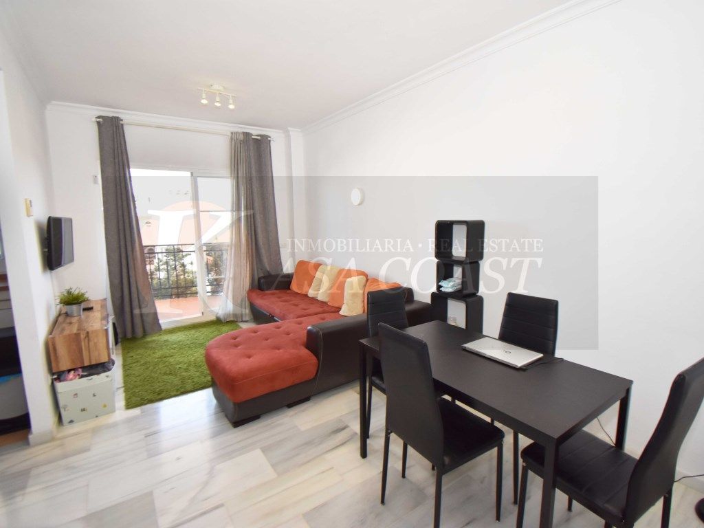 Living room of Flat for sale in Mijas  with Air Conditioner, Private garden and Terrace