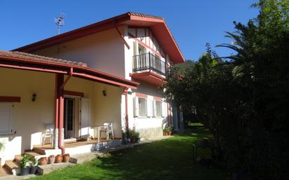 Exterior view of House or chalet for sale in Castro-Urdiales  with Heating, Private garden and Swimming Pool