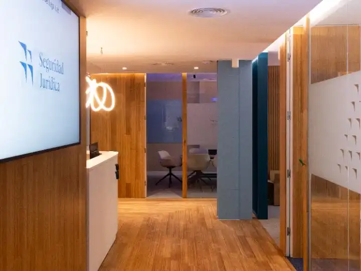 Office for rent in Madrid  with Air Conditioner, Heating and Furnished