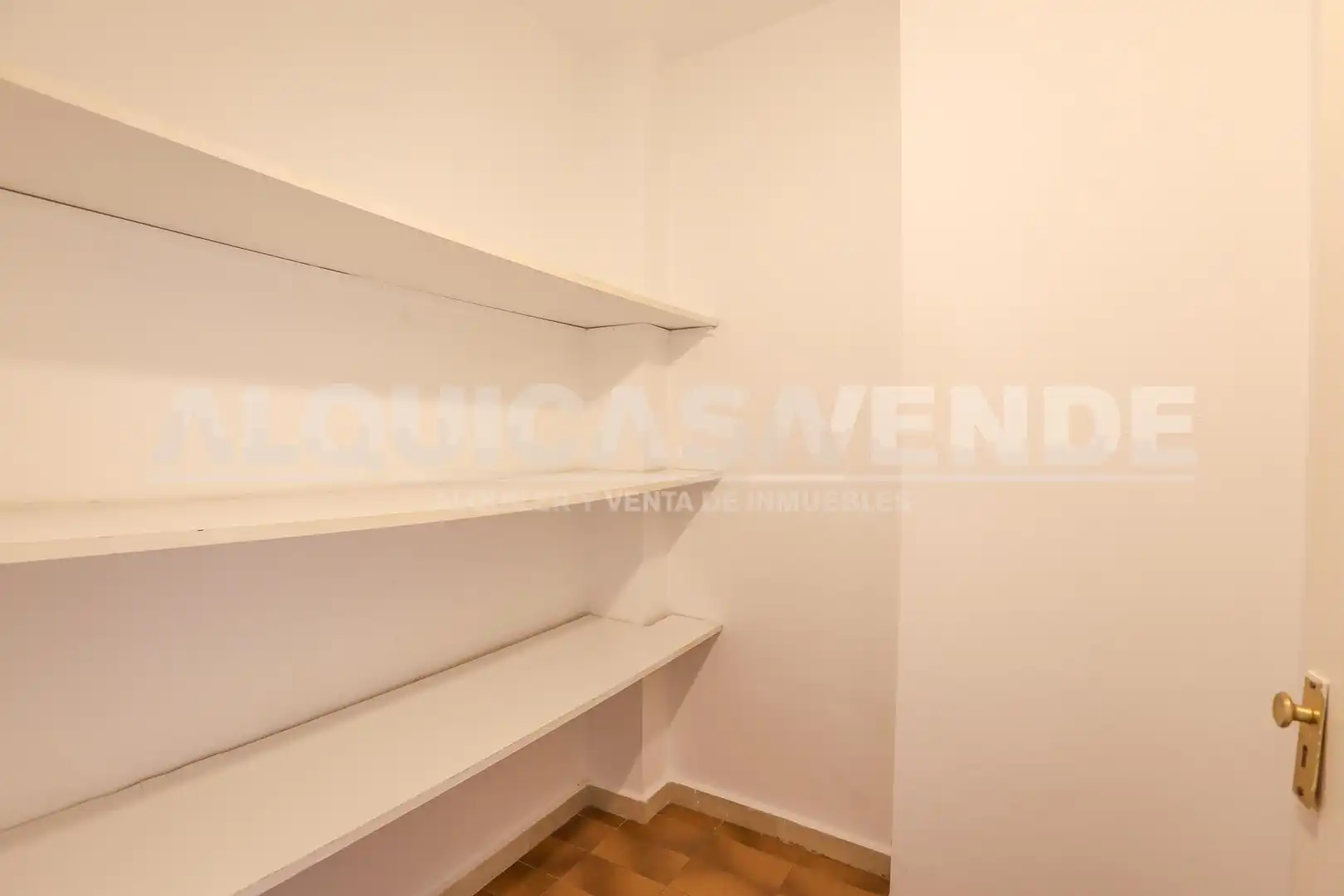 Dormitori de Pis en venda en Sevilla amb Aire condicionat, Calefacció i Jardí privat