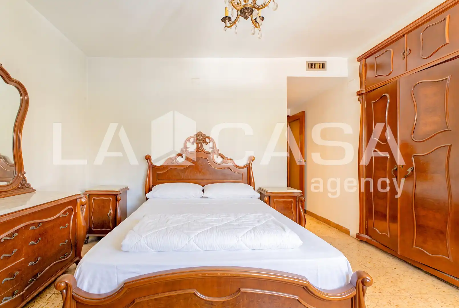 Habitación de Piso en venta en Valencia con Calefacción, Terraza y Balcón