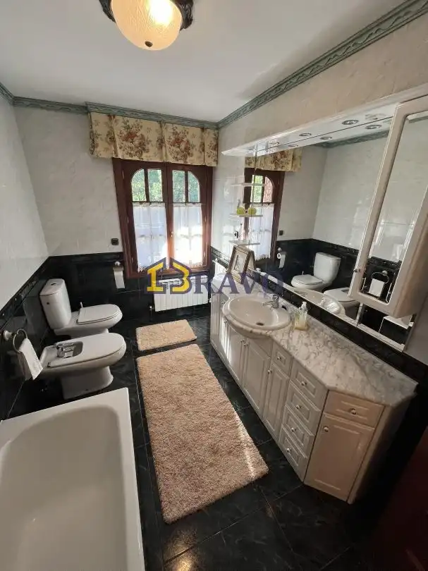 Baño de Casa o chalet en venta en Valle de Mena con Calefacción, Jardín privado y Terraza