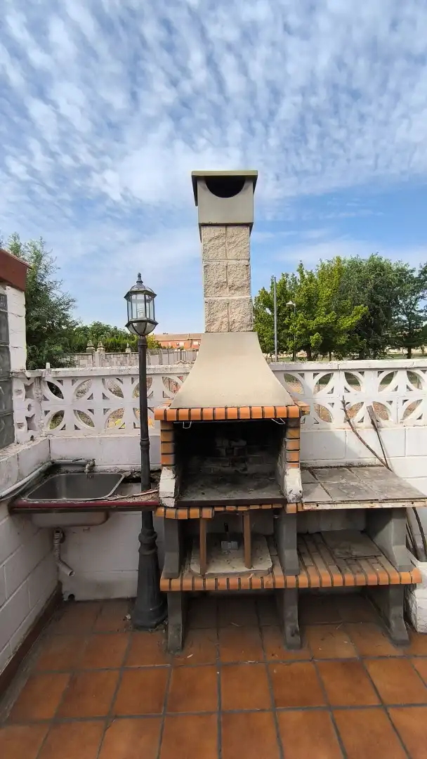 Terrassa de Casa adosada en venda en Pinseque amb Aire condicionat, Calefacció i Jardí privat