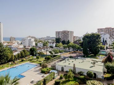 Apartament amb balcó en venda a 15 Avenida de la Telefónica #Planta 6