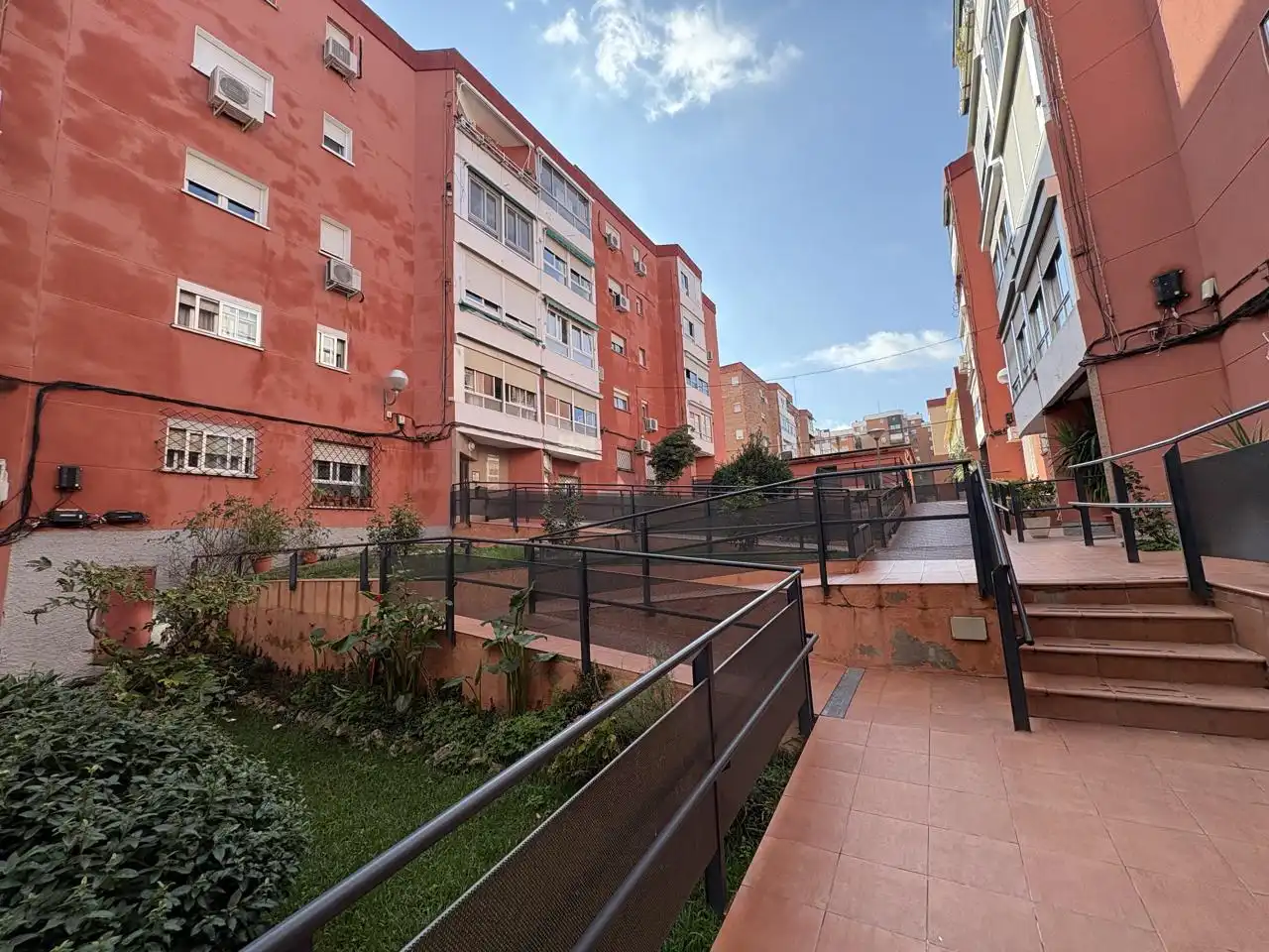 Exterior view of Ground floor for sale in Hortaleza