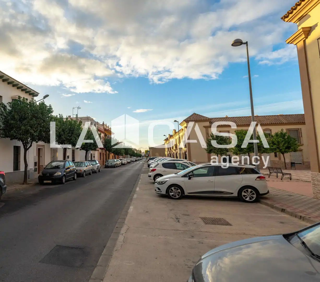 Vista exterior de Casa o xalet en venda en Dos Hermanas amb Terrassa