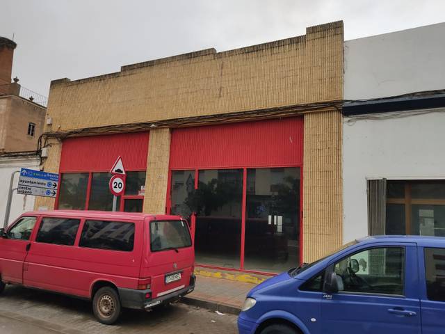Nave industrial en Venta en Avenida Presidente Juan Carlos Rodríguez Ibarra en Almendralejo