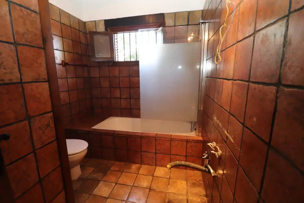 Baño de Casa o chalet de alquiler en Alhaurín El Grande con Aire acondicionado, Jardín privado y Piscina