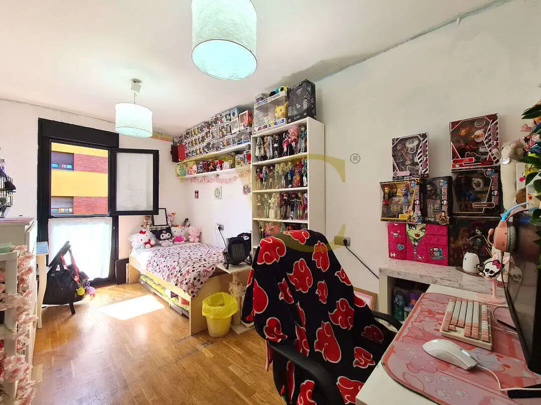 Habitación de Casa adosada en venta en Gijón  con Calefacción, Jardín privado y Terraza