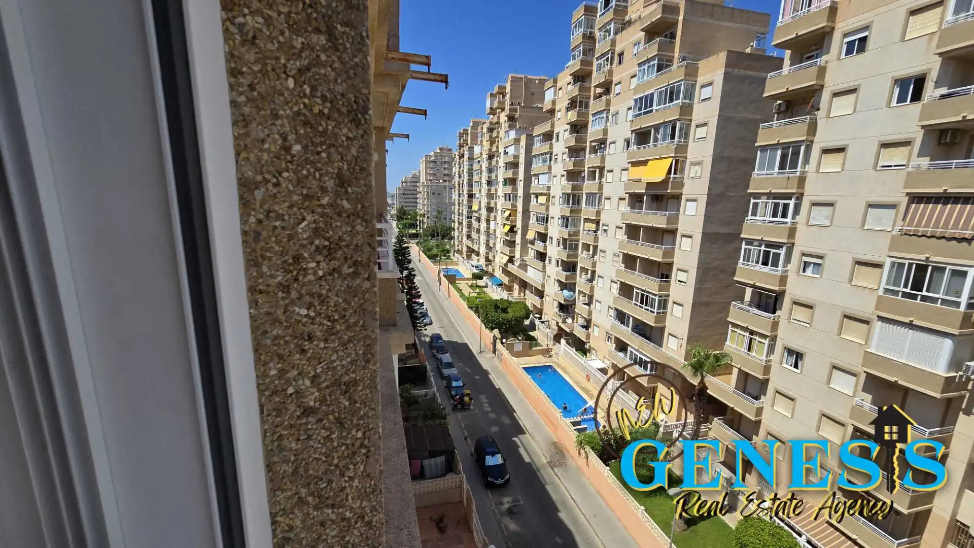 Vista exterior de Apartamento en venta en Torrevieja con Terraza, Amueblado y Lavadora