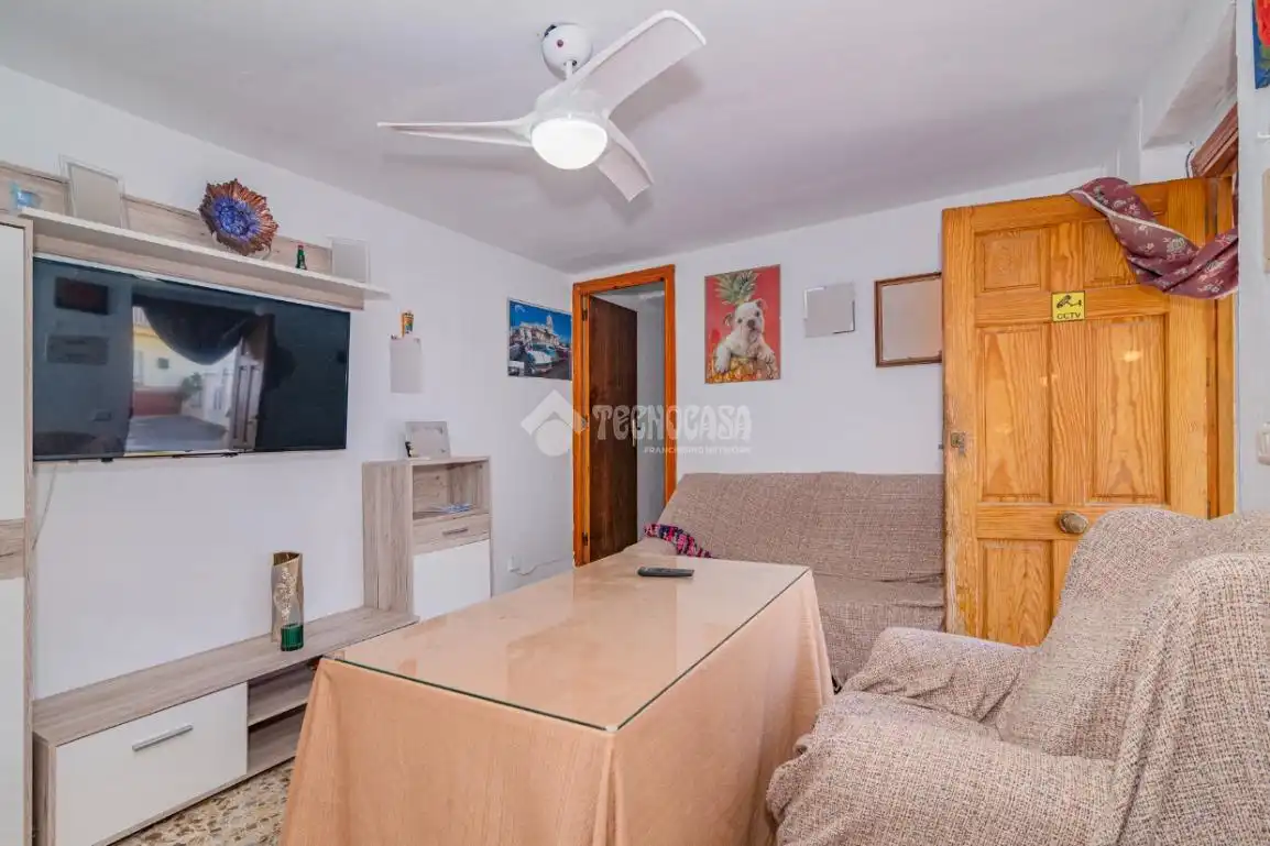 Sala d'estar de Casa adosada en venda en Loja