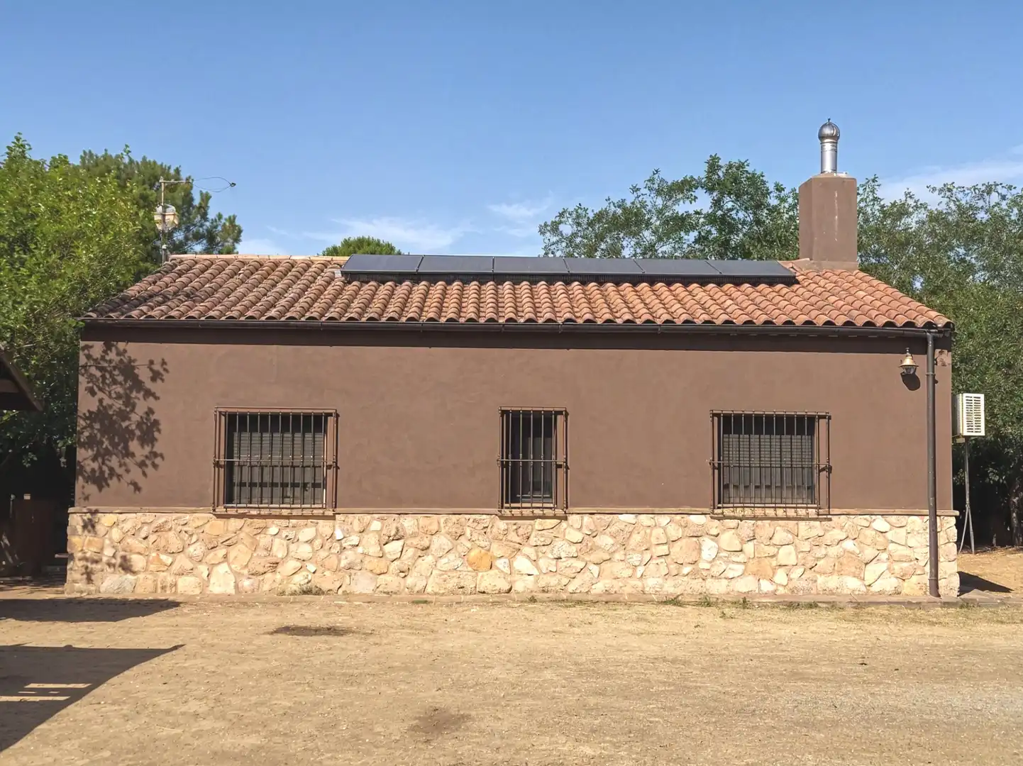 Vista exterior de Finca rústica en venda en Puebla de Sancho Pérez amb Aire condicionat, Jardí privat i Traster