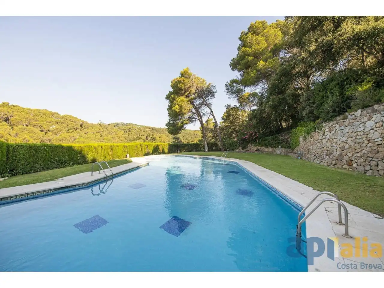Piscina de Pis en venda en Palafrugell amb Aire condicionat, Calefacció i Terrassa