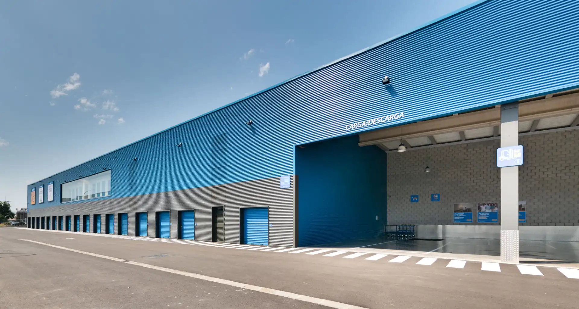 Exterior view of Storage room for rent in Vitoria - Gasteiz  with Alarm