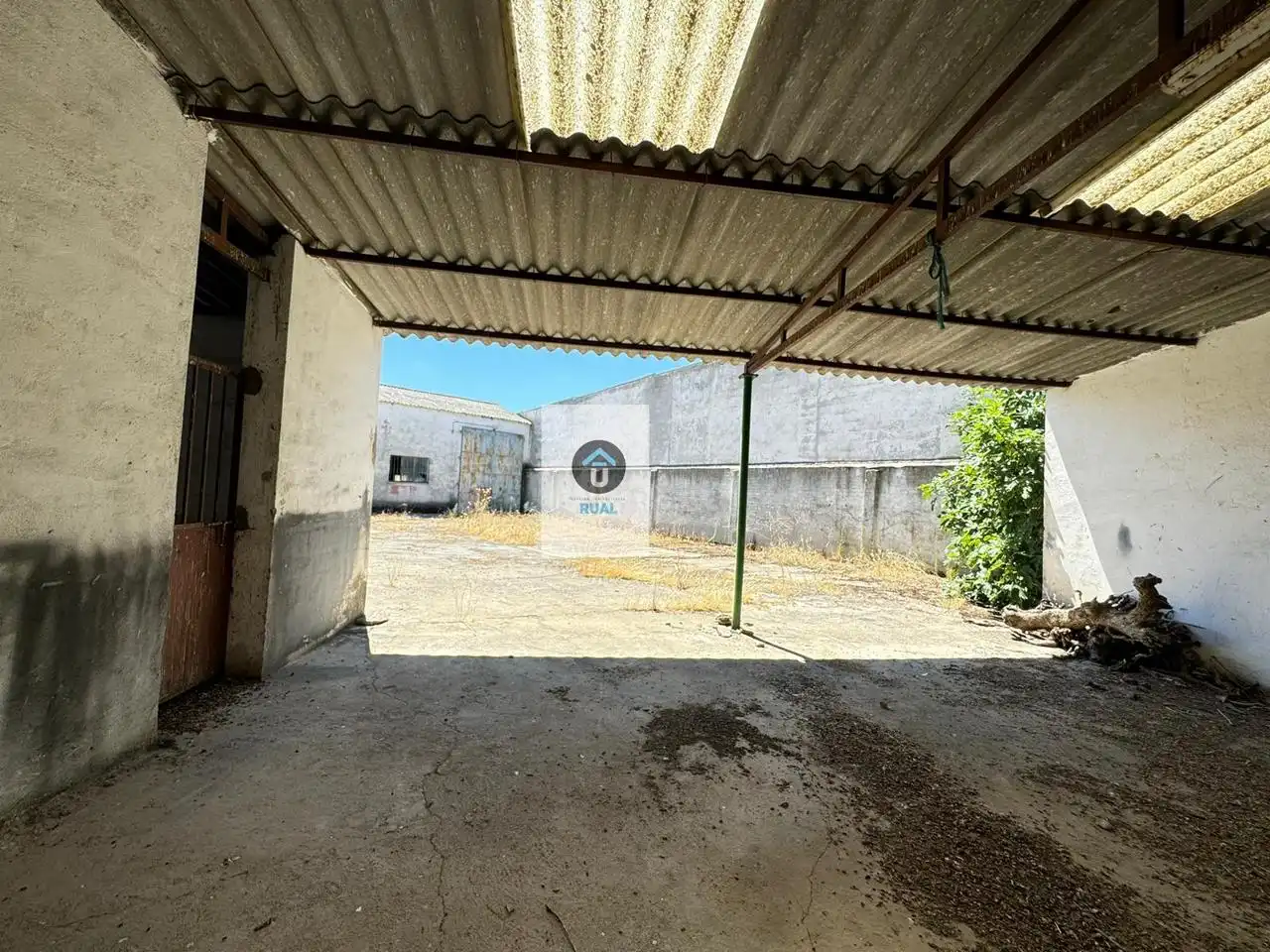 Parking de Nave industrial en venta en Belvís de la Jara
