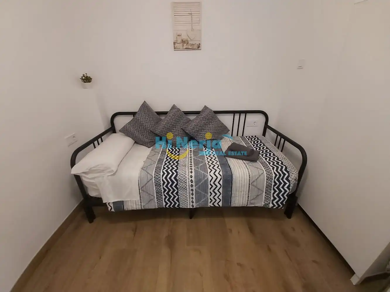 Dormitori de Apartament de lloguer en Nerja amb Aire condicionat, Calefacció i Moblat