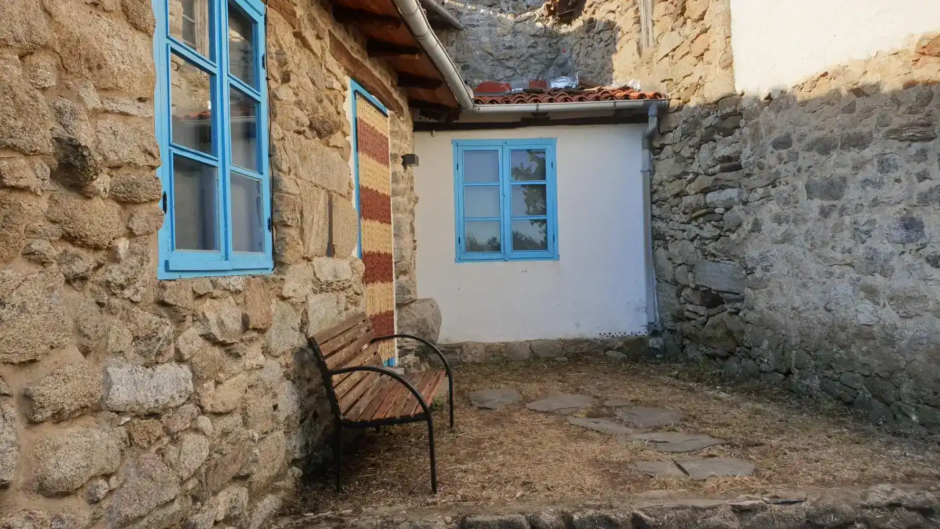 Vista exterior de Casa o xalet en venda en Viana do Bolo amb Jardí privat, Parquet i Moblat