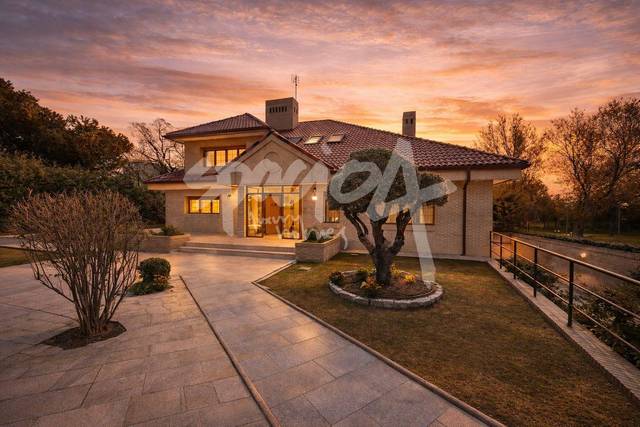 Casa-chalet en Venta en Calle de Santander en Centro - Manguilla