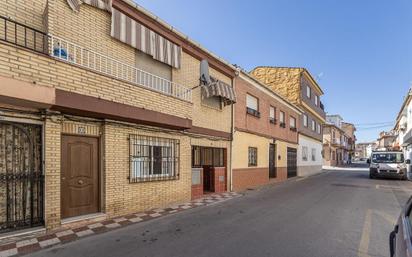 Vista exterior de Casa adosada en venda en Armilla amb Balcó