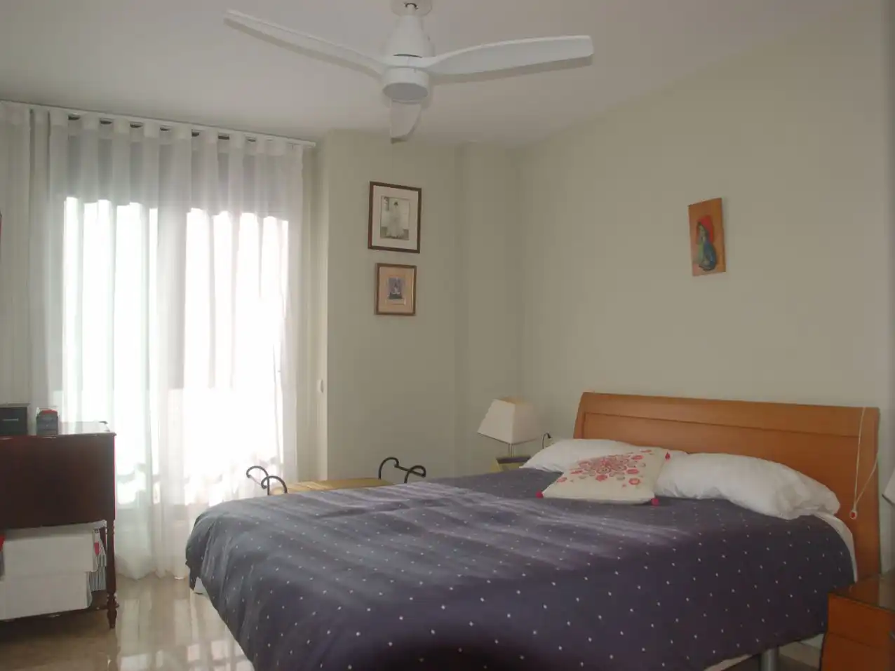 Habitación de Piso en venta en L'Hospitalet de Llobregat con Aire acondicionado, Terraza y Balcón