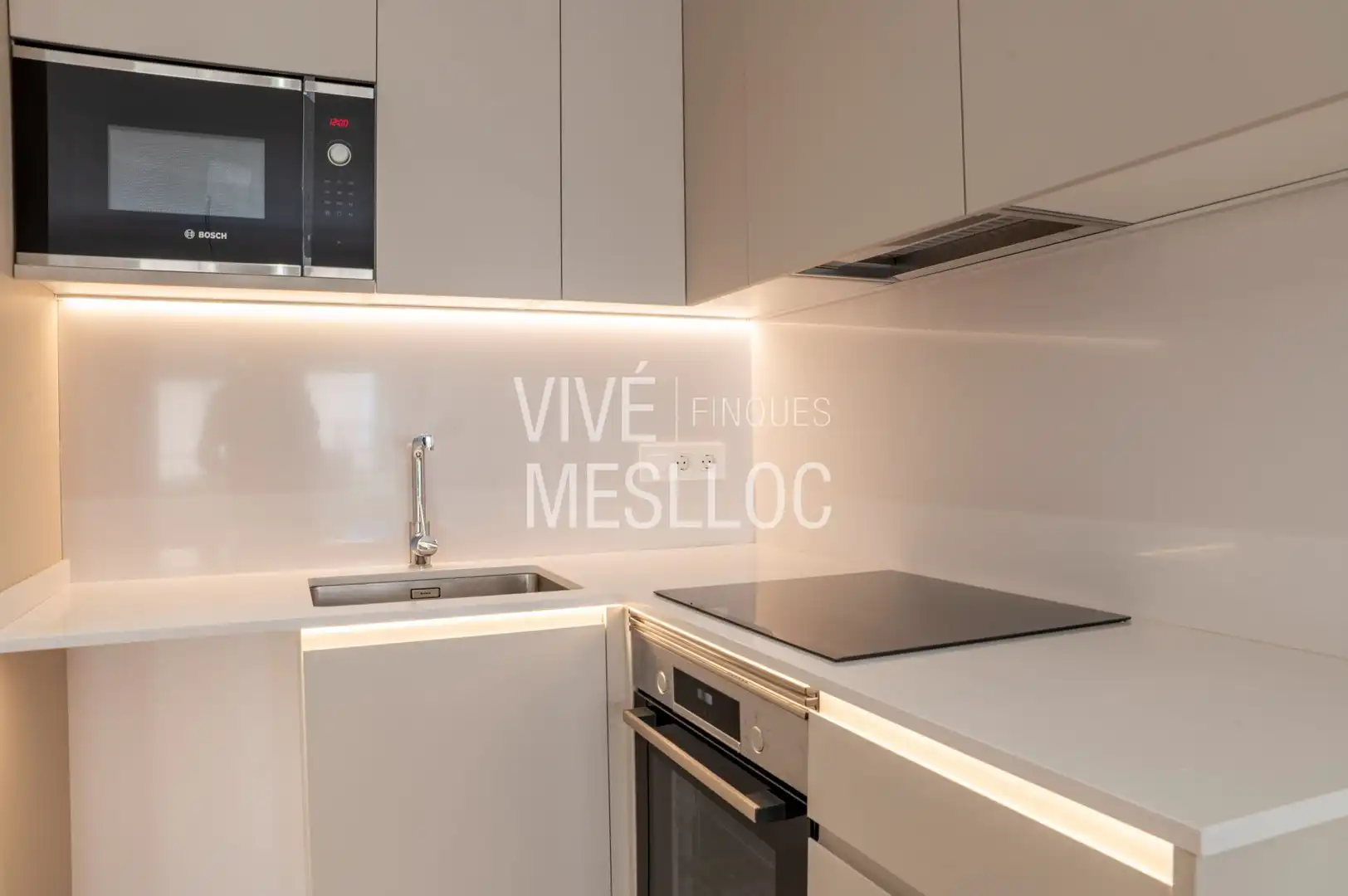 Kitchen of Flat for sale in El Masnou  with Air Conditioner and Heating