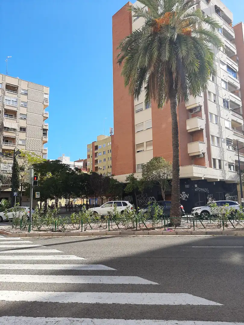 Außenansicht von Garage zur Miete in Valencia