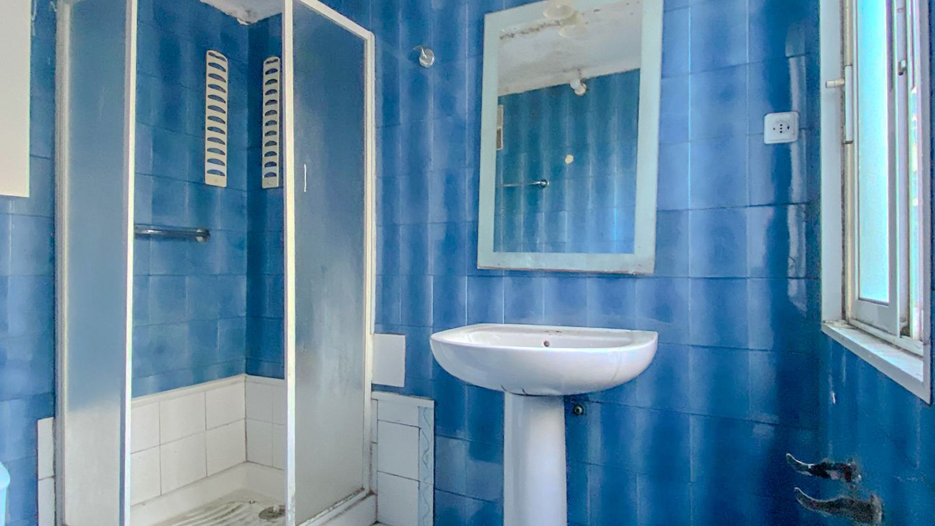 Bathroom of Flat for sale in Ferrol  with Terrace