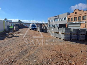 Lands and plots for sale in Sud