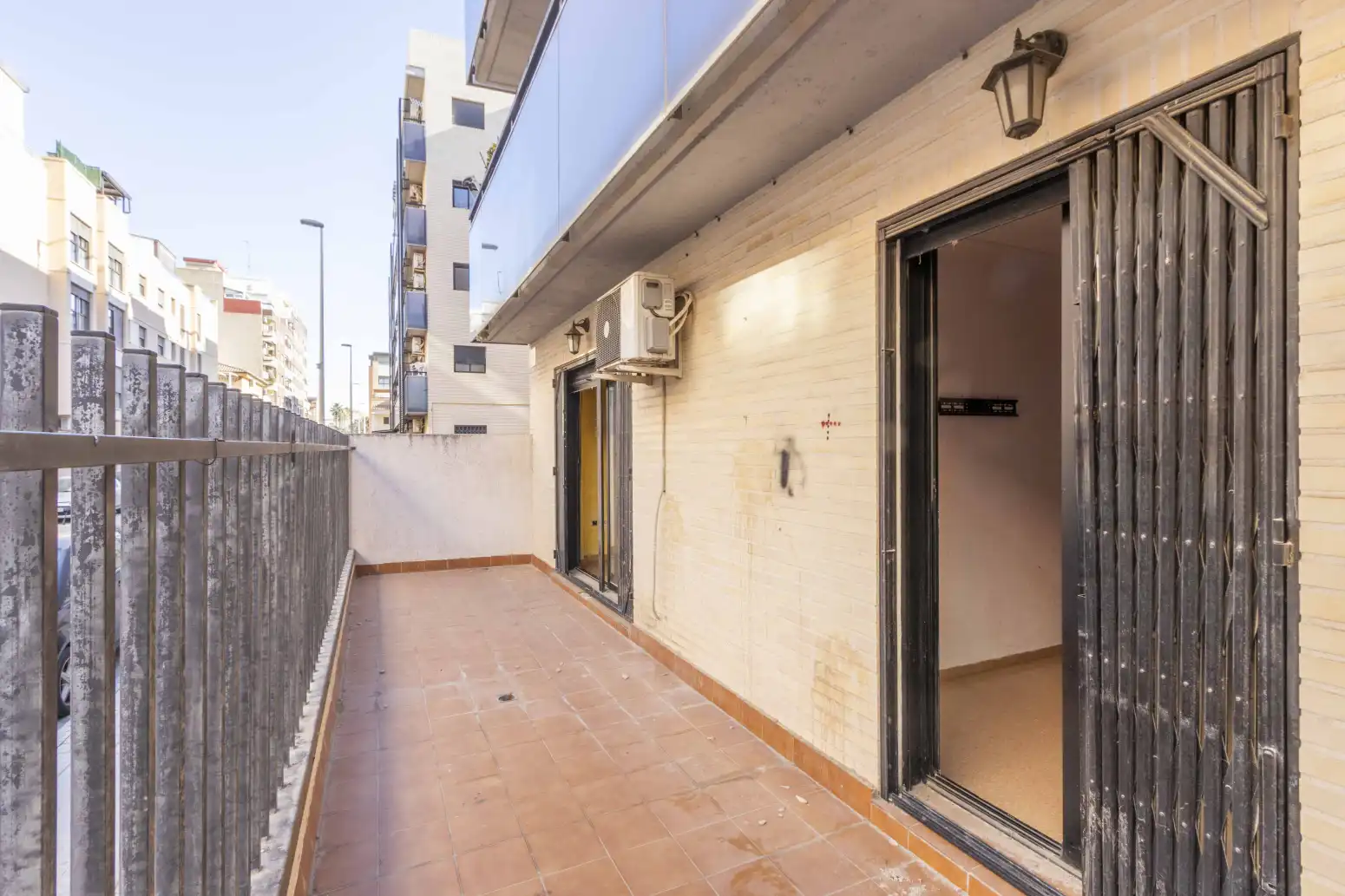 Vista exterior de Piso en venta en Sagunto / Sagunt con Terraza y Balcón