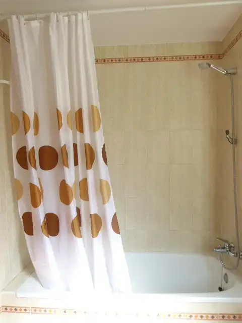 Bany de Àtic de lloguer en Marbella amb Terrassa, Forn i Rentadora