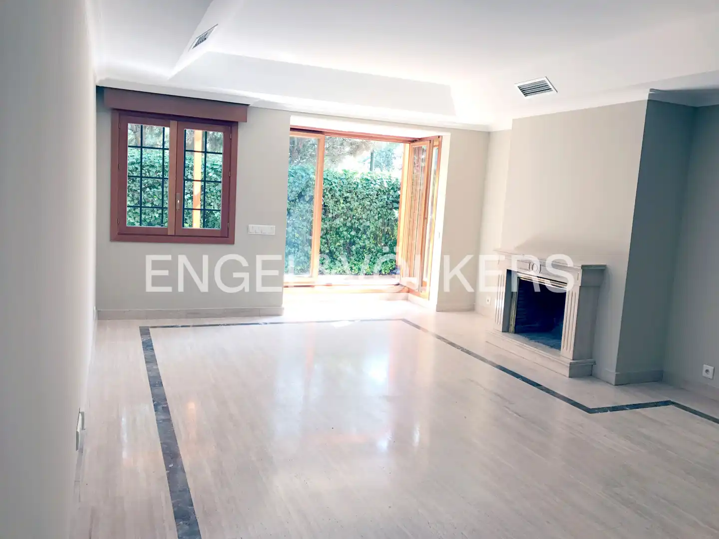 Living room of Apartments for rent in Madrid  with Air Conditioner, Heating and Private garden