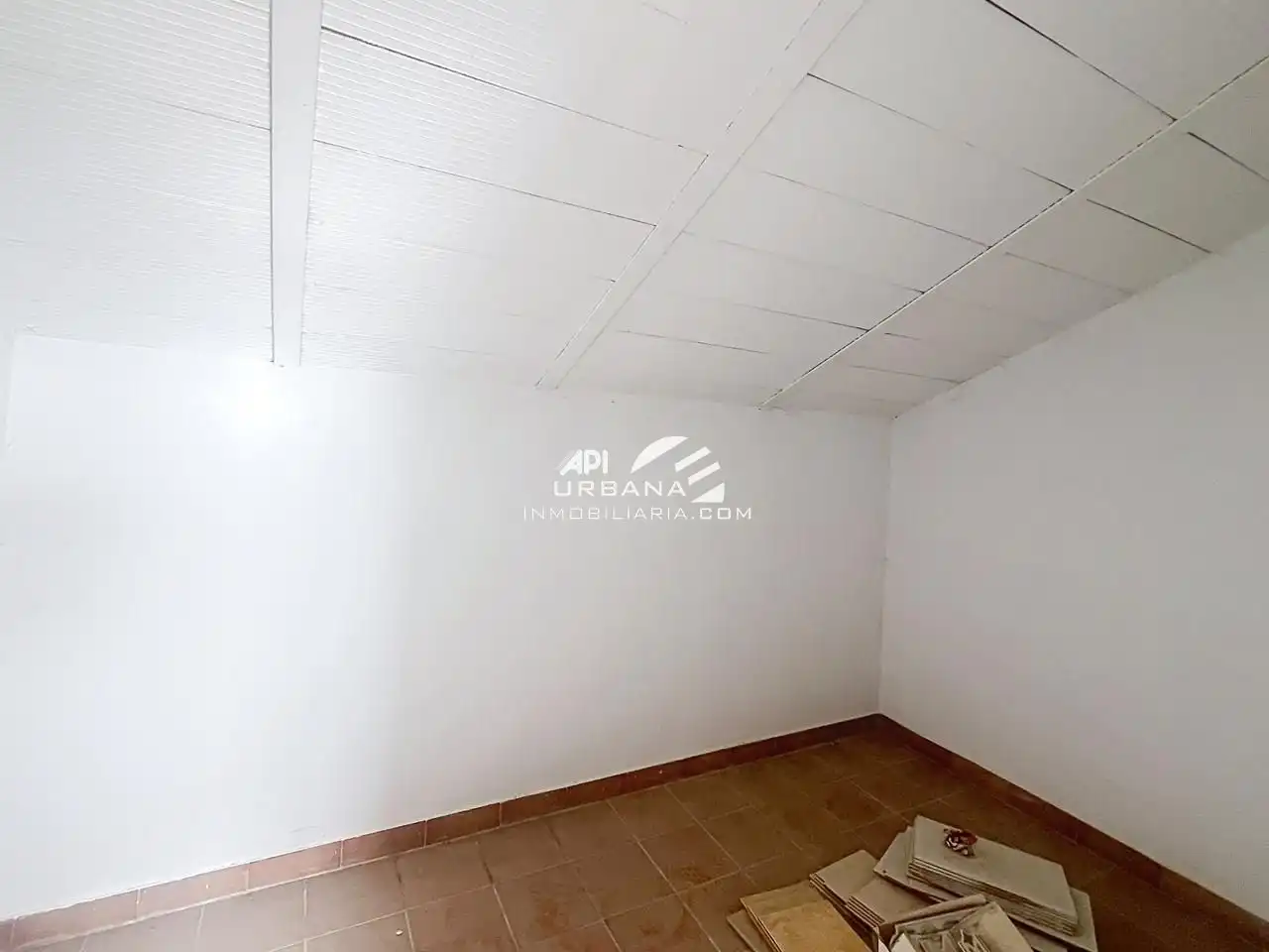 Flat for sale in Lucena  with Air Conditioner and Storage room
