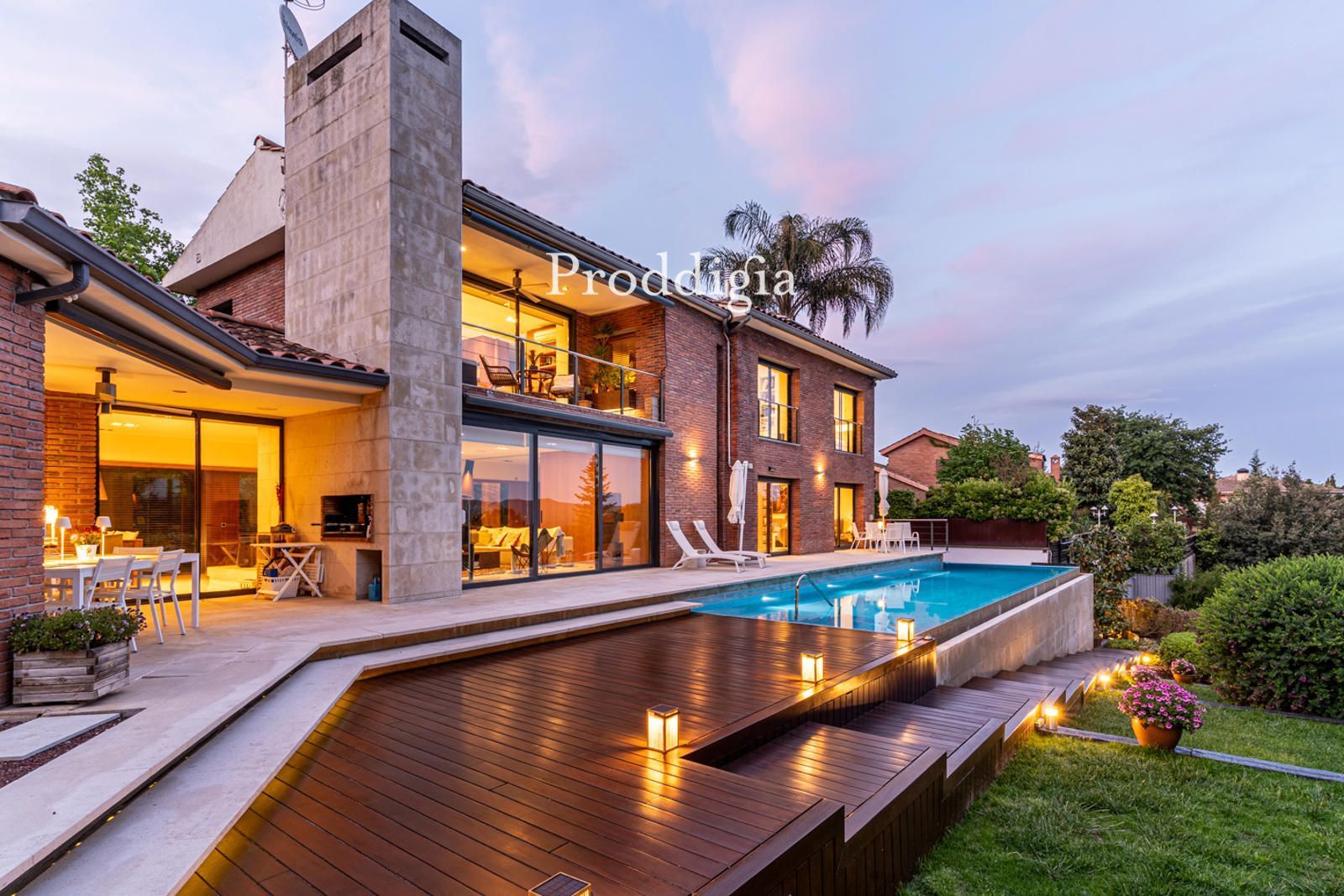 Swimming pool of House or chalet for sale in Cerdanyola del Vallès  with Air Conditioner, Heating and Private garden