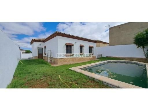 Vista exterior de Casa o xalet en venda en Chiclana de la Frontera